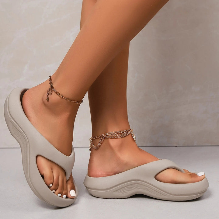 Iryna Stylish Lightweight Slipper